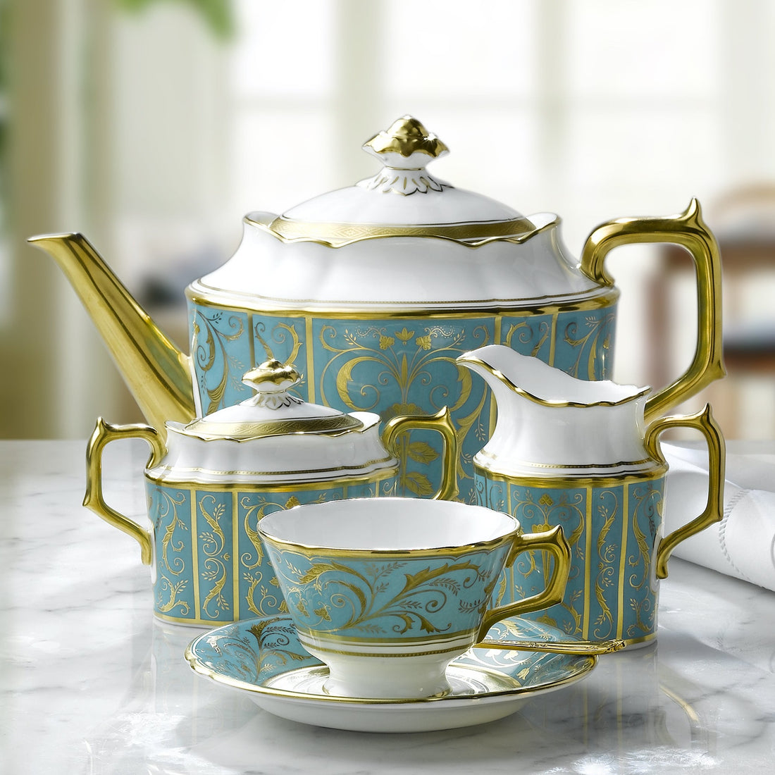 リージェンシー ターコイズ ティーカップ&ソーサー(225-340ml)