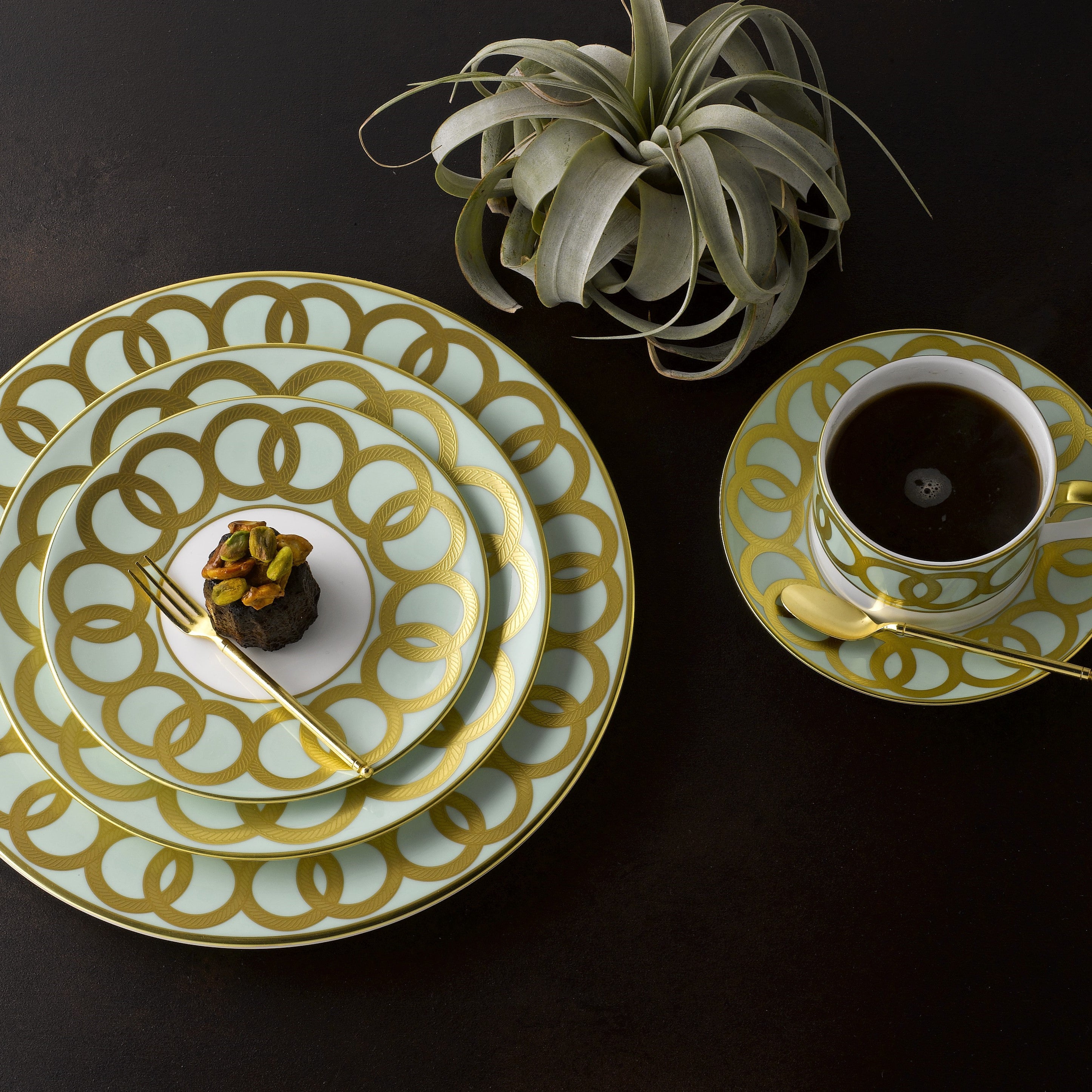 ロイヤルクラウンダービー　ミニチュアハウス　ザ・ラム・パブリック・ハウス コンテンポラリーコレクション – ロイヤルクラウンダービー