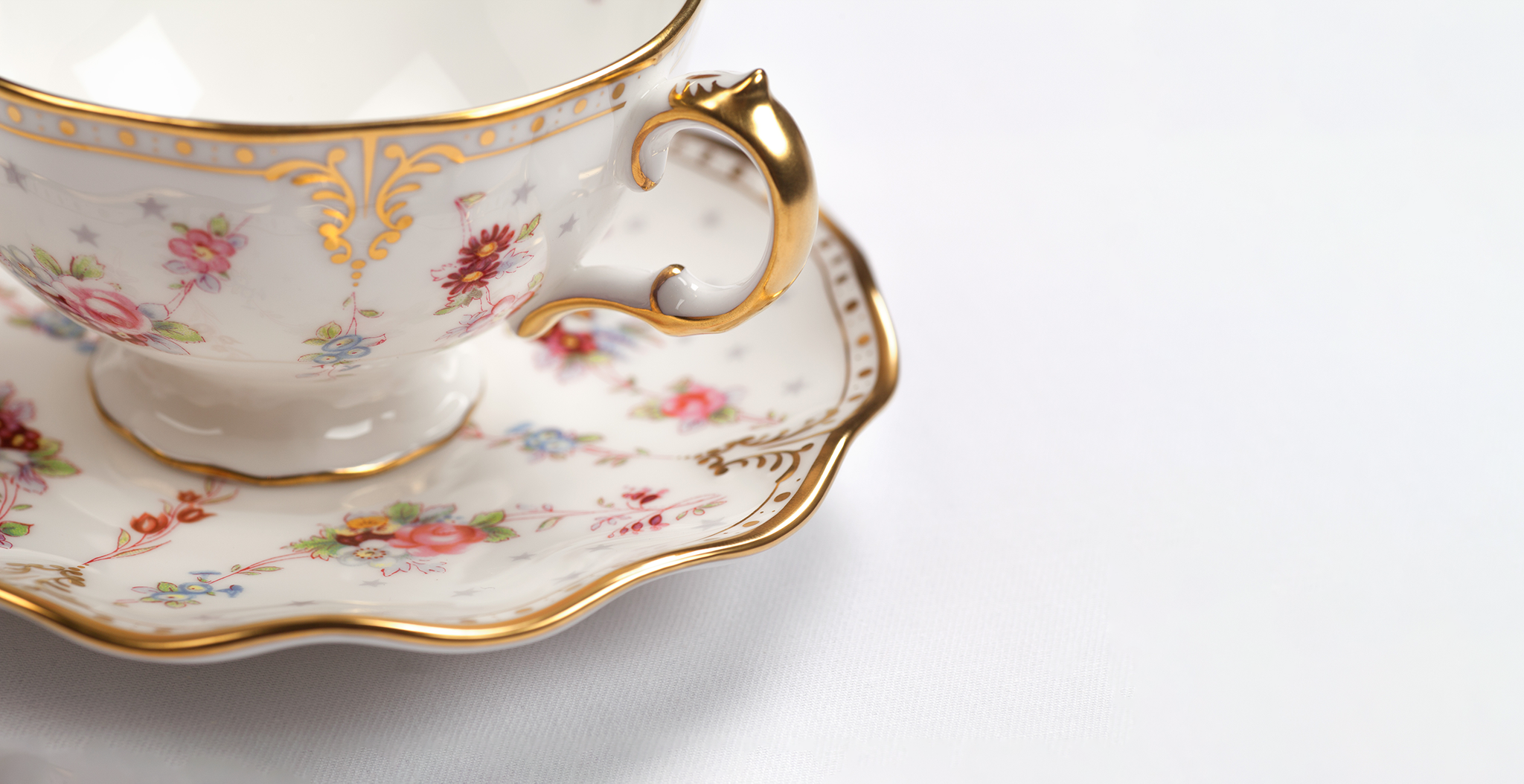 ロイヤルクラウンダービー　ハニーサックル　カップ&ソーサー Amazon | ロイヤルクラウンダービー ハニーサックル カップ&ソーサー